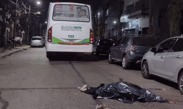 F. Varela: Cedió el piso del colectivo y un joven murió aplastado al caer al pavimento